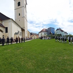 Prozession mit dem Allerheiligsten