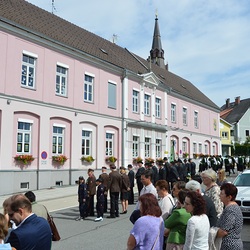Prozession mit dem Allerheiligsten